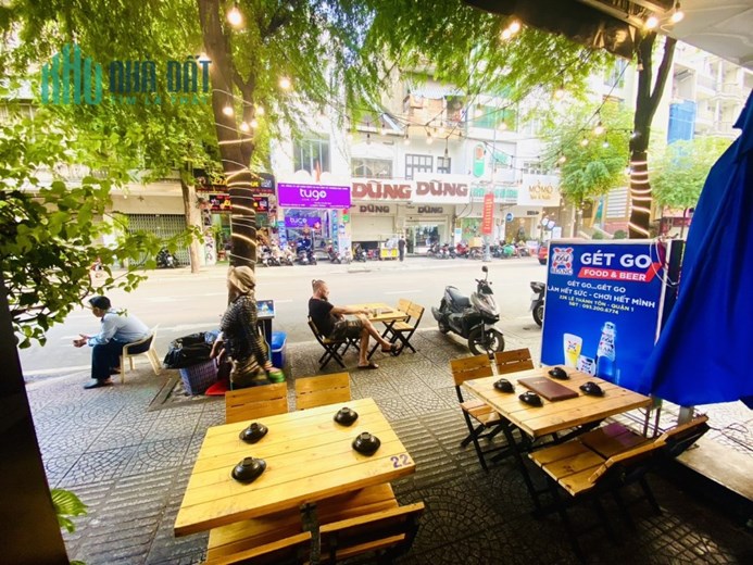 Quận 1, Ngay Chợ Bến Thành - SANG QUÁN NHẬU –  FOOD BEER – Khu vip  khách du lịch, Tel :