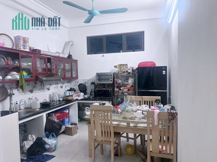 Chỉ chỉ 1tỷ 550tr sẵn nhà 2 tầng Hộ khẩu Hà Đông  Diện tích đất 44m
 Đất cách trục chính chỉ 150m