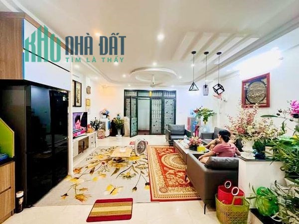 NHÀ ĐẸP ĐÓN TẾT TẠI PHỐ ÂU CƠ QUẬN TÂY HỒ GIÁ: 4.95 TỶ VỊ TRÍ 10M RA MẶT PHỐ ÔTÔ ĐẬU CẠNH NHÀ