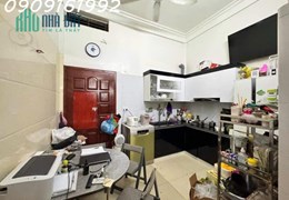 Nhà 3 tầng lô góc mặt đường Phố Cấm thông Lê Lợi dân xây chắc chắn