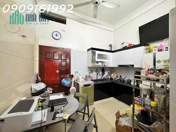 Nhà 3 tầng lô góc mặt đường Phố Cấm thông Lê Lợi dân xây chắc chắn