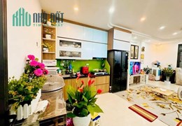 TRUNG TÂM QUẬN TÂY HỒ PHỐ ÂU CƠ GIÁ: 4.95 TỶ VỊ TRÍ 10M RA MẶT PHỐ ÔTÔ ĐẬU CẠNH NHÀ DT:40M2 5 TẦNG