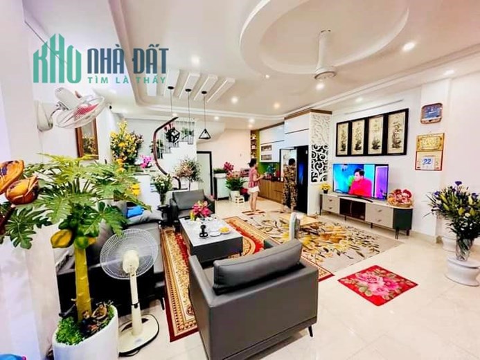 TRUNG TÂM QUẬN TÂY HỒ PHỐ ÂU CƠ GIÁ: 4.95 TỶ VỊ TRÍ 10M RA MẶT PHỐ ÔTÔ ĐẬU CẠNH NHÀ DT:40M2 5 TẦNG
