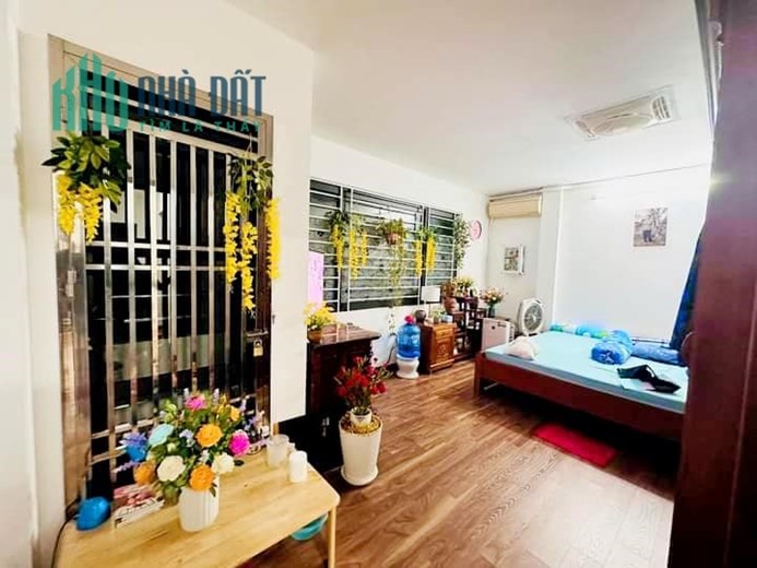 TRUNG TÂM QUẬN TÂY HỒ PHỐ ÂU CƠ GIÁ: 4.95 TỶ VỊ TRÍ 10M RA MẶT PHỐ ÔTÔ ĐẬU CẠNH NHÀ DT:40M2 5 TẦNG
