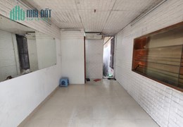 Cho thuê nhà Mặt Ngõ Nguyên Căn Hoàng Hoa Thám, Ba Đình 10m2, mạt tiền 2.8m. Giá 4 triệu/tháng