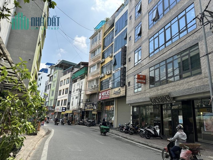 Bán nhà đẹp Tôn Thất Tùng 82m2, 4T, MT 5m, Kinh doanh, Cách 10m ra phố giá 15,x tỷ