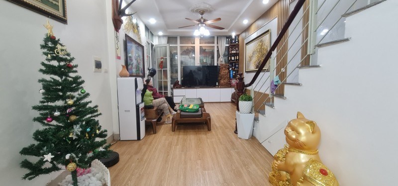Bán nhà Bồ Đề,Long Biên 43m2,4 tầng,Mt4m gần phố,gần hồ nhỉnh 4 tỷ