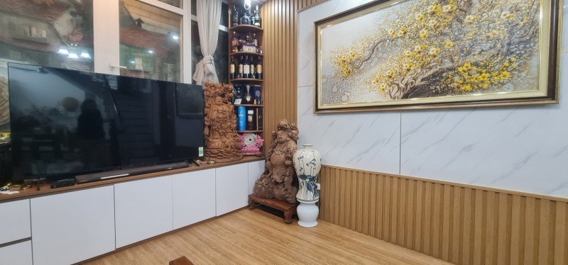 Bán nhà Bồ Đề,Long Biên 43m2,4 tầng,Mt4m gần phố,gần hồ nhỉnh 4 tỷ