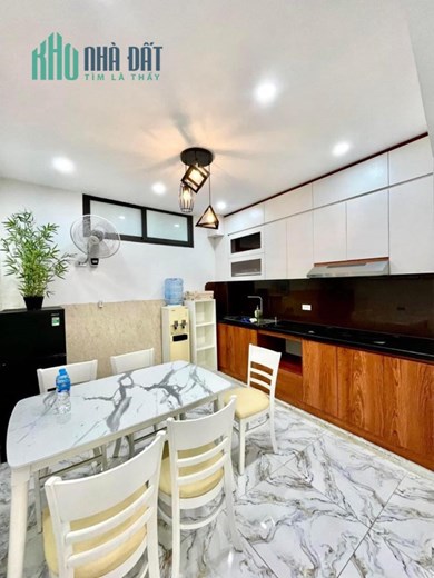 Một nhà ra phố. Cực rẻ âu cơ, 38m2, 5 tầng, chỉ 4,9 tỷ có TL