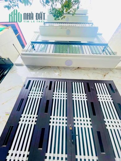 SIÊU PHẨM NHÀ MỚI ĐẸP 5 TẦNG DT:45M2 MT:5M 3 PHÒNG NGỦ GIÁ: 3.95 TỶ PHỐ LĨNH NAM QUẬN HOÀNG MAI.