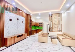 BÁN NHÀ 5 TẦNG GIÁ: 3.95 TỶ DT:45M2 MT:5M 3 PHÒNG NGỦ PHỐ LĨNH NAM QUẬN HOÀNG MAI.