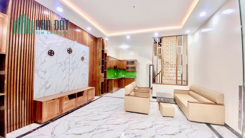 BÁN NHÀ 5 TẦNG GIÁ: 3.95 TỶ DT:45M2 MT:5M 3 PHÒNG NGỦ PHỐ LĨNH NAM QUẬN HOÀNG MAI.