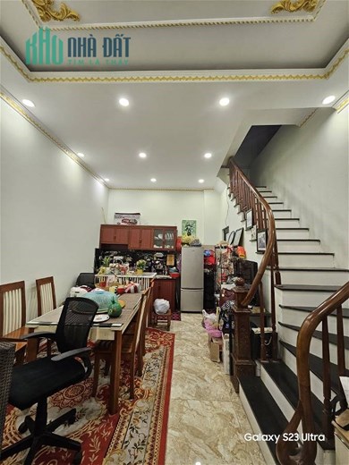 Nhỉnh 4 tỷ 38m2 full đồ 3 tầng sẵn ở nhà cầu giấy