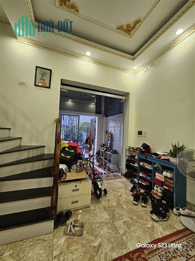 Nhỉnh 4 tỷ 38m2 full đồ 3 tầng sẵn ở nhà cầu giấy