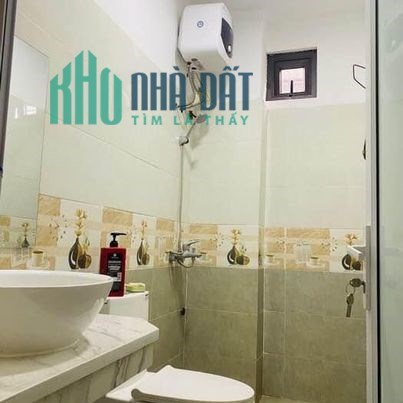 Nhà phố Tân Mai-Trương Định trung tâm Q Hoàng Mai, DT 46m2x5tầng, lô góc, giá nhỉnh 5 tỷ.