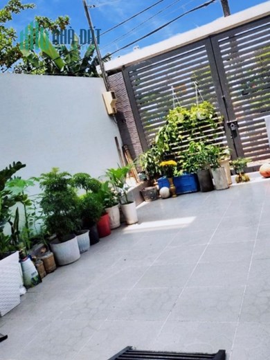Gấp Bán Nhà 4Tầng Hẻm 5M 5M8×16 Ăn Phú Đông 6Tỷ6 Thương Lượng