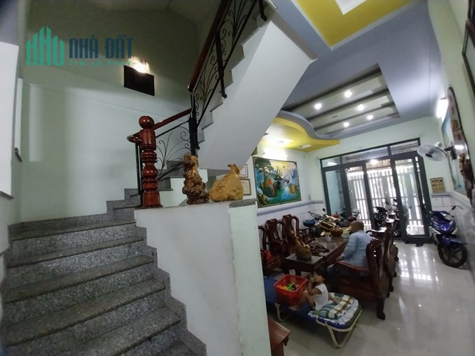 NHÀ CẦN BÁN 72.3 M2 4 TẦNG, Tân Chánh hiệp Q12