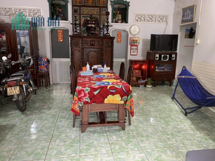 QUẬN 12- BÁN ĐẤT TẶNG NHÀ CẤP 4- -CHÍNH CHỦ 50 NĂM - 200M2 CHÌ 28TR/M2