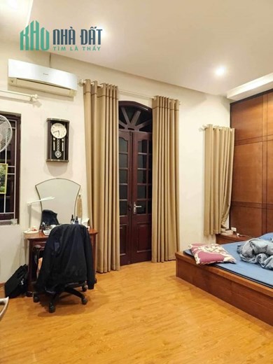 HIẾM Bán nhà Xuân Diệu dân xây chắc chắn 5 tầng 48m2, Lô góc, ô tô vào nhà, vỉa hè, giá 10,8 tỷ.
