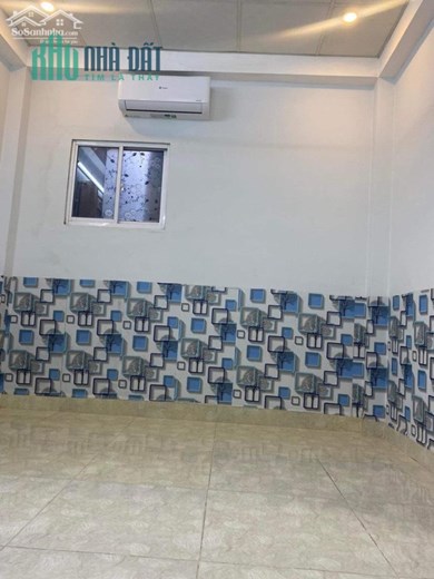 Nhà mới sạch đẹp cửa sổ bạn công thoáng mát có 1 trệt 3 lầu gồm :