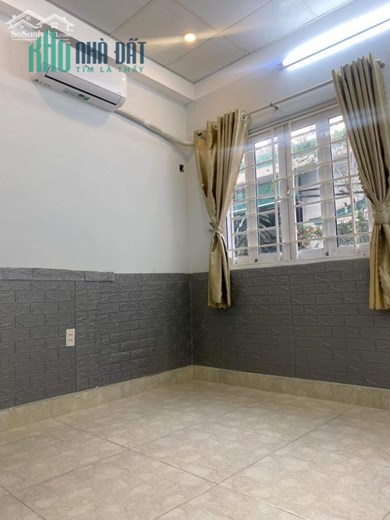 Nhà mới sạch đẹp cửa sổ bạn công thoáng mát có 1 trệt 3 lầu gồm :