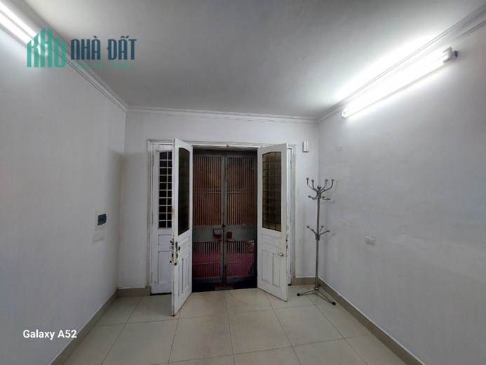 Cần cho thuê gấp cả nhà 3,5 tầng tại Đặng tiến Đông, Trung Liệt, Đống Đa, Hà Nội(nhà thứ 2 của Ngõ)