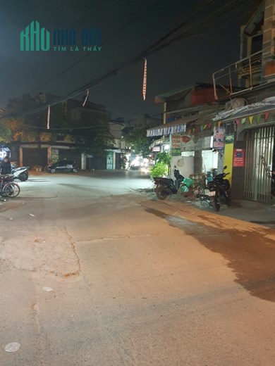Vị trí đắc địa, kinh doanh phát triển: Nhà mặt phố 3 tầng, diện tích 70m2 tại Xóm Cầu Hữu Hòa,