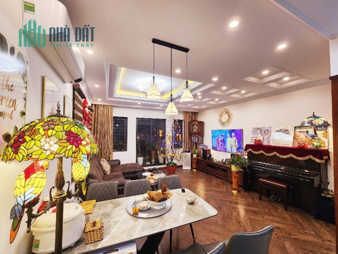 nhà đẹp lô góc Ngọc Thuỵ, 50m x 5 tầng, mặt tiền 5m, gara ôtô, tặng nội thất