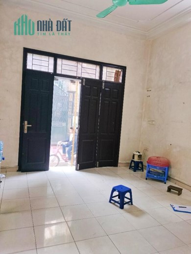 Bán nhà Lĩnh Nam, Hoàng Mai, mặt ngõ ô tô, kinh doanh bất chấp, dân xây 40 m2, 4 tỷ 200