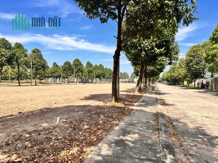 Cần bán 2 lô full thổ cư mặt tiền đường 16m, trong KCN Bàu Bàng