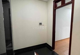 Chính chủ cho thuê tầng 4,5 phòng rộng thoáng mát,có cầu tháng máy đi riêng biệt.