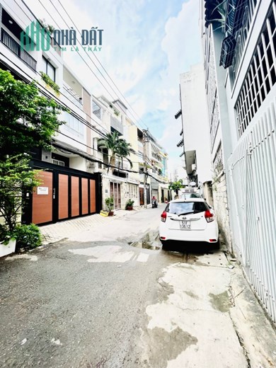 Giảm 2 tỷ bán định cư, Giáp Nguyễn Thị Minh Khai, Quận 1, 75m2, 4 tầng