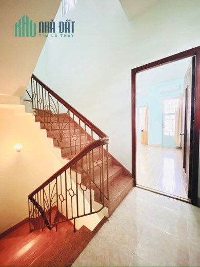 Giảm 2 tỷ bán định cư, Giáp Nguyễn Thị Minh Khai, Quận 1, 75m2, 4 tầng