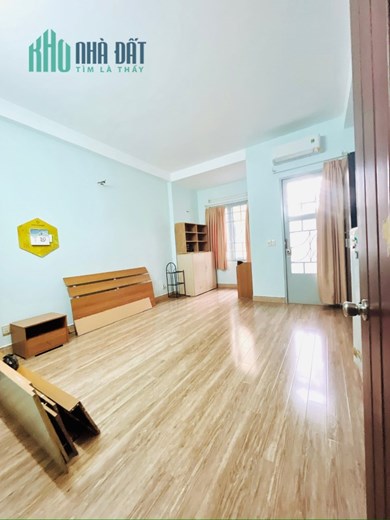 Giảm 2 tỷ bán định cư, Giáp Nguyễn Thị Minh Khai, Quận 1, 75m2, 4 tầng