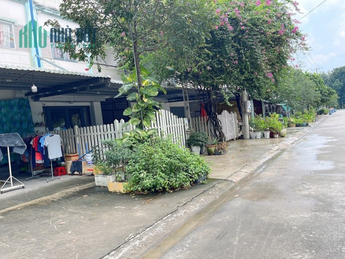 Thu nhập ổn định: Bán nhà 1T1L, 3 phòng trọ ngay cạnh chợ Mỹ Phước 3,bến cát,Bình Dương