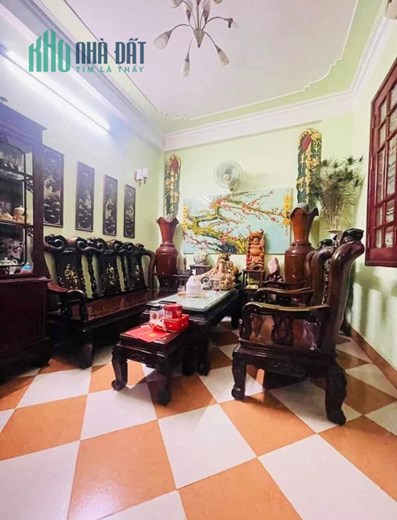 Nhà dân xây Hoàng Quốc Việt 70m*5T giá 7.9 tỷ, ô tô đỗ cổng, vỉa hè 2 bên