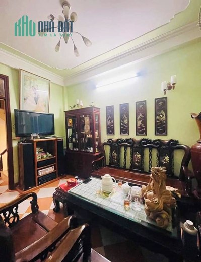 Nhà dân xây Hoàng Quốc Việt 70m*5T giá 7.9 tỷ, ô tô đỗ cổng, vỉa hè 2 bên