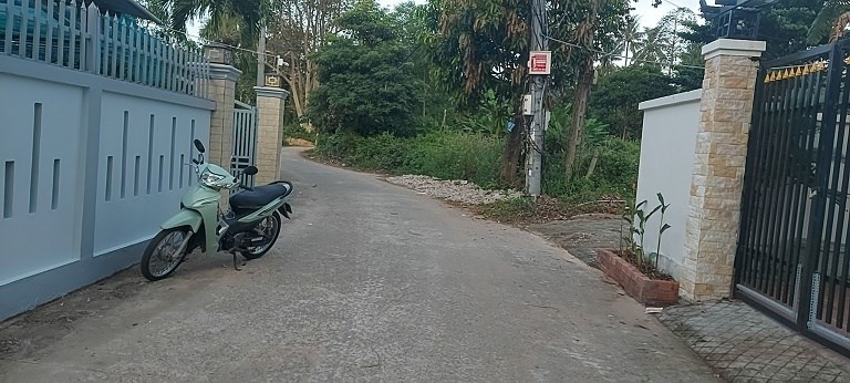 Mình cho thuê nhà riêng, cho thuê theo tháng hoặc theo ngày cho quý khách đi du lịch.