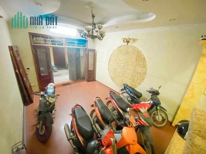 Gia Đình cần Bán Gấp Căn Nhà 44m2 x 5T TT Cầu Giấy Giá 6,7 Tỷ Có TL