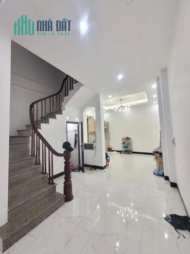 Bán nhà dân 5 tầng tại Hoàng Hoa Thám - Ba Đình, Diện tích 54m2 , Giá 5,2 Tỷ