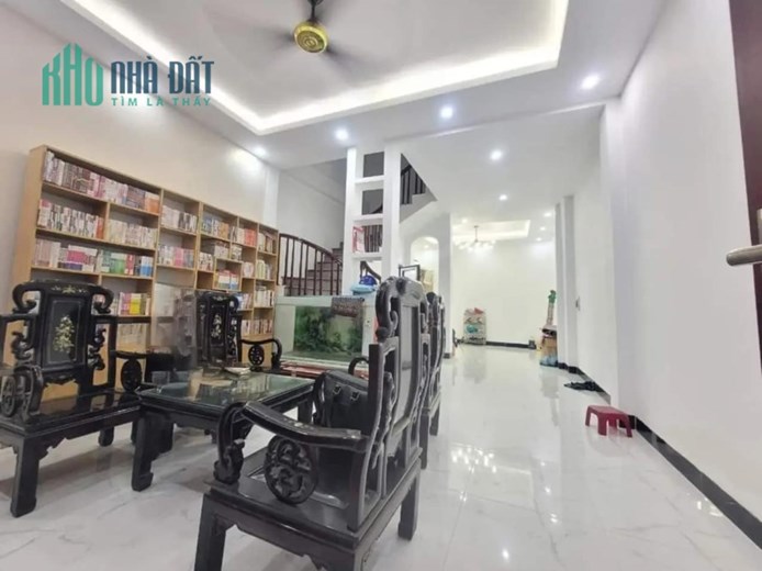 Bán nhà dân 5 tầng tại Hoàng Hoa Thám - Ba Đình, Diện tích 54m2 , Giá 5,2 Tỷ