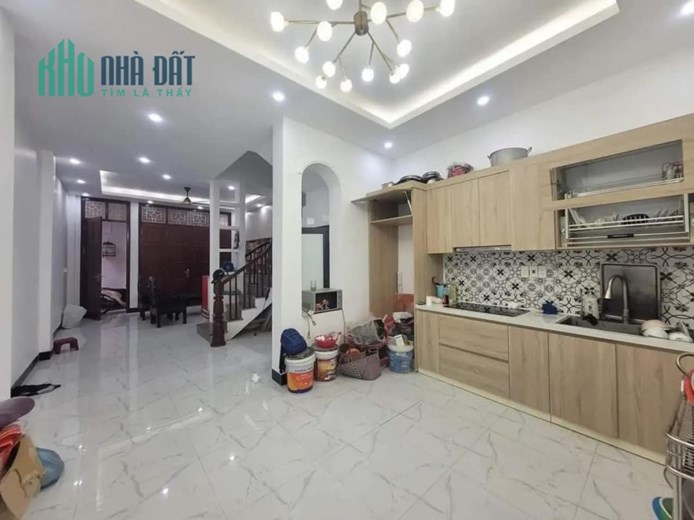 Bán nhà dân 5 tầng tại Hoàng Hoa Thám - Ba Đình, Diện tích 54m2 , Giá 5,2 Tỷ