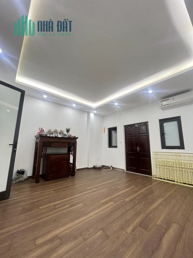 Bán nhà dân 5 tầng tại Hoàng Hoa Thám - Ba Đình, Diện tích 54m2 , Giá 5,2 Tỷ