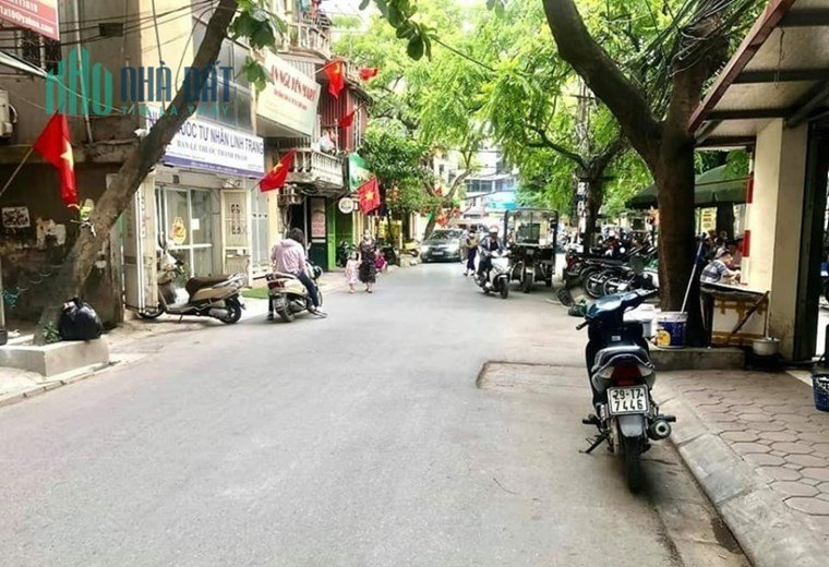 BÁN NHÀ MẶT PHỐ HOÀNG ĐẠO THÀNH, PH N LÔ, OTO TRÁNH 70M2, 1 TẦNG, 9 TỶ