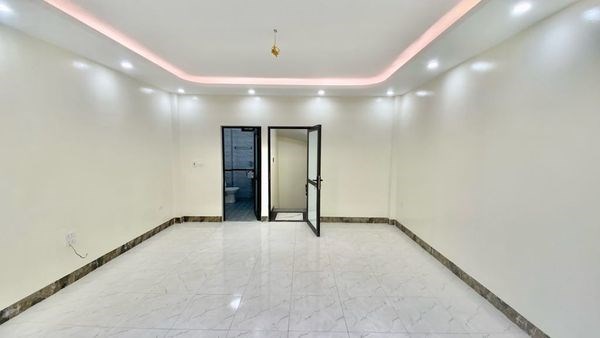 Bán nhà Lĩnh Nam- Tây Trà 42m 5 tầng mặt ngõ thông chỉ 3.95 tỷ