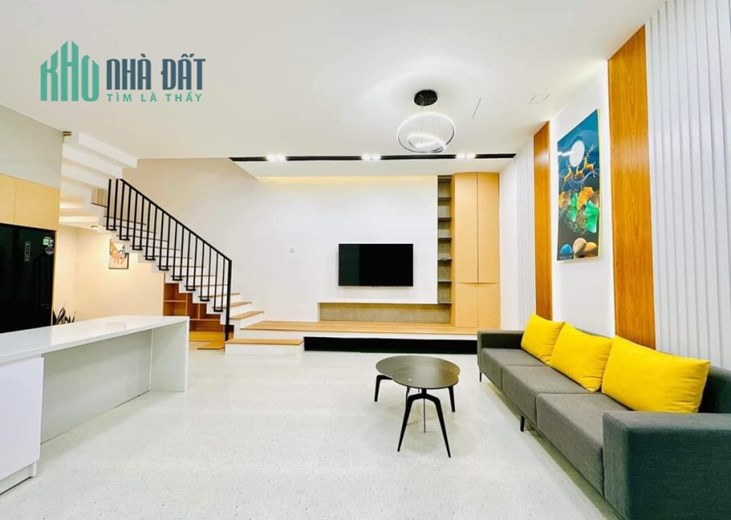 Nhà đẹp , 4 tầng, ngang rộng đến 9 m kiệt Tiểu La, Trung tâm Hải Châu.