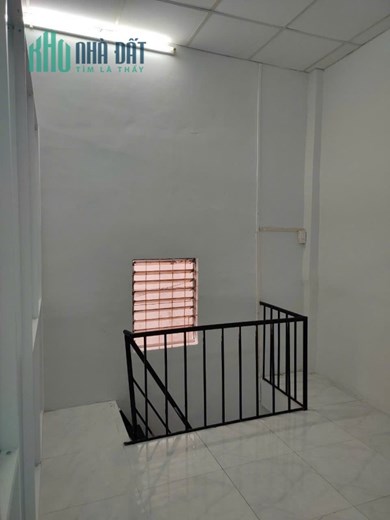 Chỉ 950 triệu có nhà Tỉnh Lộ 10 Bình Tân 2 tầng 23m2 SHR.