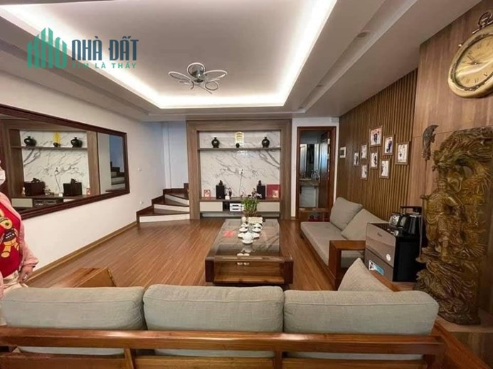 VỠ NỢ CẦN THANH KHOẢN GẤP BÁN ĐẤT TẶNG NHÀ 3 TẦNG
DT 170 m mặt tiền 9 m nhà 3 tầng đẹp đường trước