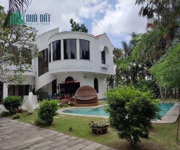 VILA SÂN VƯỜN THẢO ĐIỀN CỰC KỲ ĐẸP 700M2