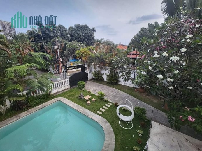 VILA SÂN VƯỜN THẢO ĐIỀN CỰC KỲ ĐẸP 700M2